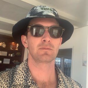 Meet your Posher, Clay